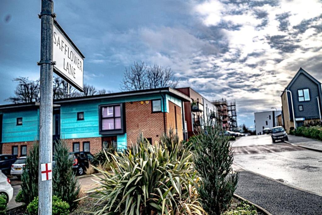 Exquisite Cozy House, Close To Train Station And Amenities Harold Wood Exterior foto