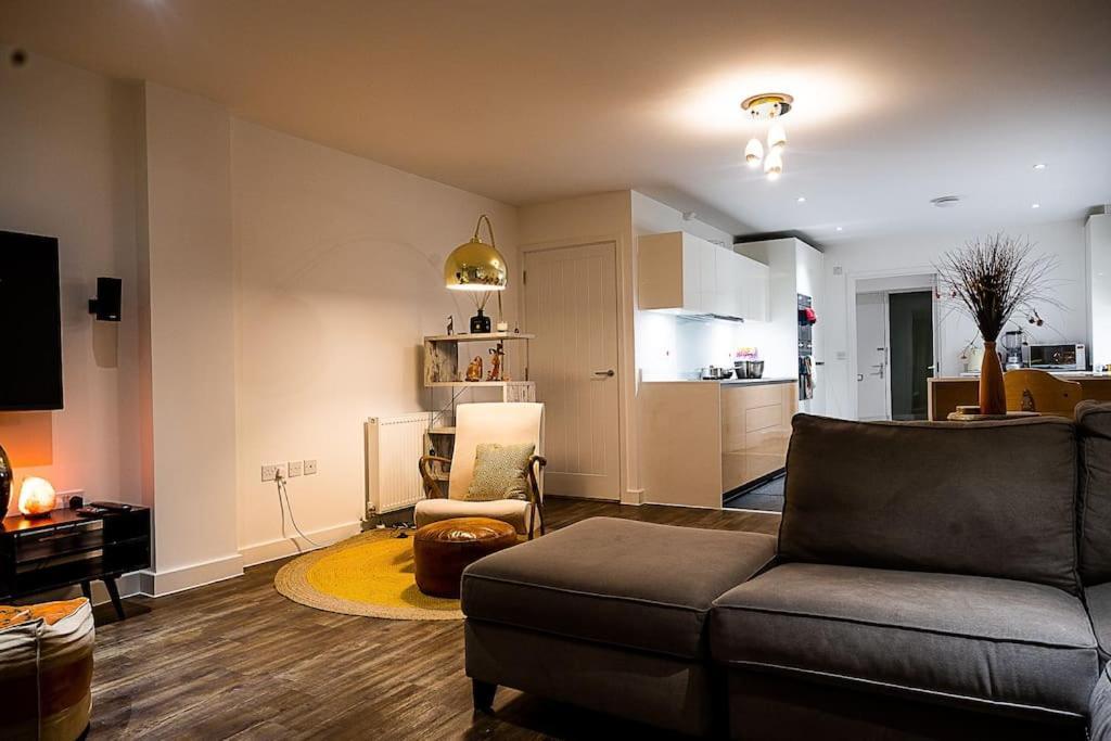 Exquisite Cozy House, Close To Train Station And Amenities Harold Wood Exterior foto